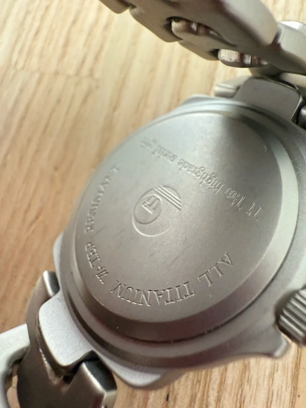 titanium men’s casual watch NEW BATTERY
